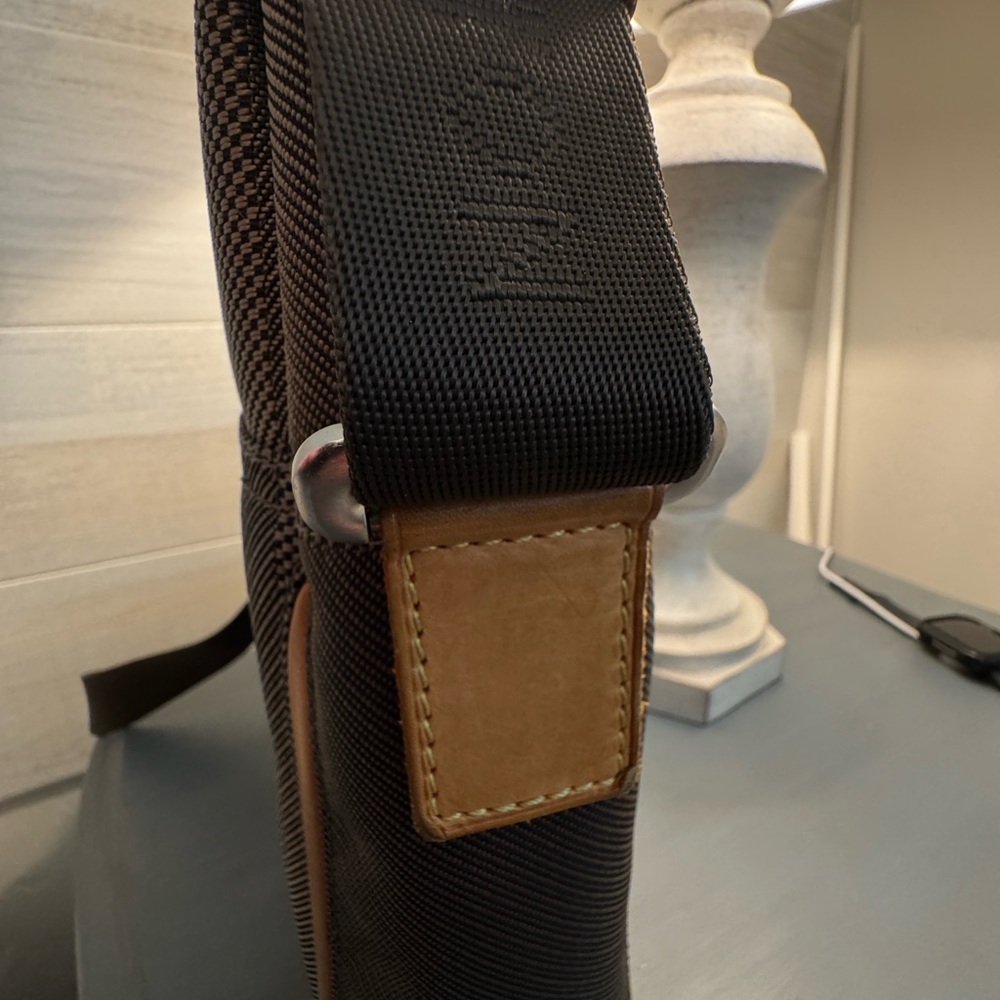 Louis Vuitton Black and Silver Zippered Canvas bag - Picture 5 of 9